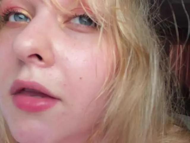 teeencute — polite  and humor. Courtship , attention