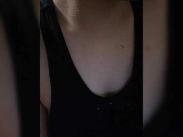 Offline Vanilinika on BongaCams