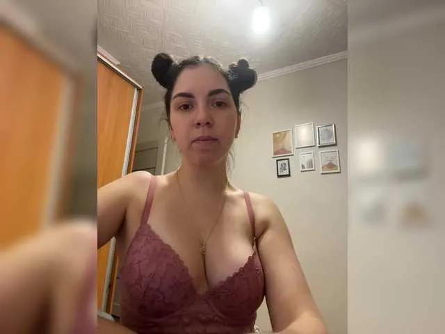Offline Vika19981 on BongaCams