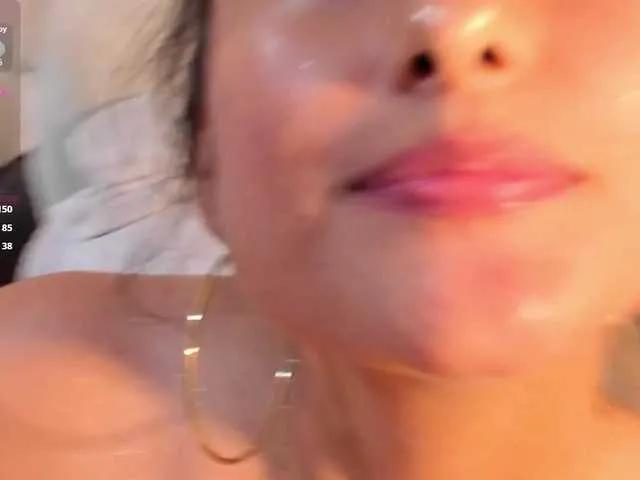 Offline violethilton on BongaCams