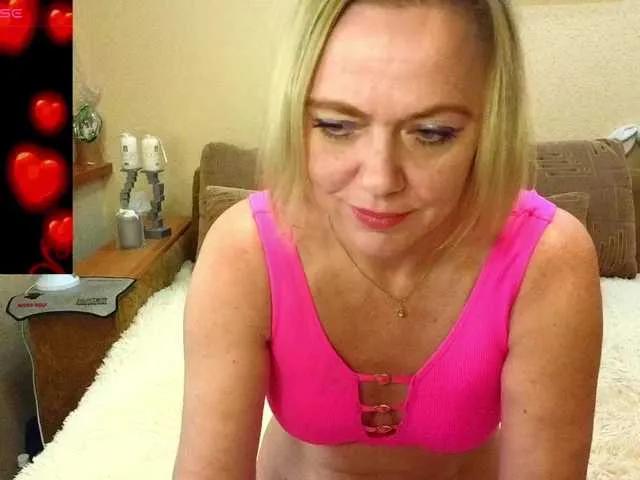 Offline YourXQueen on BongaCams