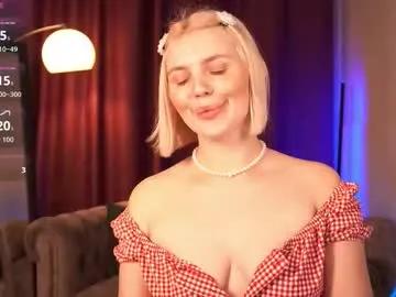 ameliawells — Warm up my ass Flash BOOBS - 111tk! (NEW) 38tk = random action + vibration for me #mommy #curvy #stockings #submissive #latex -- Current Goal: spanking in doggy pose 10 times at 333 tokens