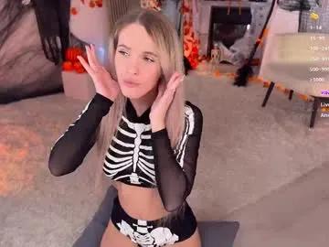 Freechat blush_mikki on Chaturbate