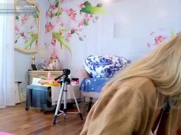 ells_palace — Hangouts, #lush & privates  - Goal: Topless 15 minutes [23 tokens left] #mature #squirt #natural #feet