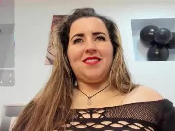 isabela_parkerr — Wanna play with my big boobs?! - Goal: Take off bra [38 tokens left] #bigboobs #bigass #squirt #bbw #mature