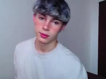 john_vichenso — Show feet [15 tokens left] #asian #20 #latino #cum #gay