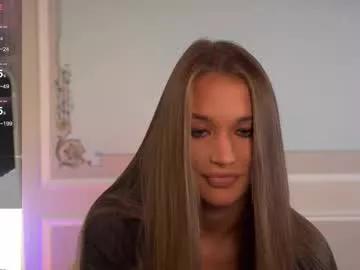 Away kseha_cute on Chaturbate