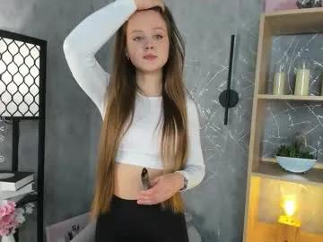 lakishaclepper — Goal: Wet shirt Hello, my name is Bella, I'm #new here!! #shy #18 #lovense #teen [66 tokens remaining]