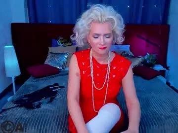 luna_lew1s — GOAL: Say hello to Donna Luna [15 tokens remaining] Try it on me #lovense #milf #skinny #mature #bignipples