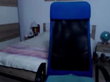 robbyshawz — Hi there!50 tokens for a flash or request!At goal,the top 2 tippers win a cumshow password! #muscle #master #dirty #bigcock #feet