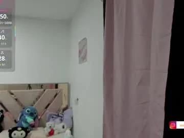 Freechat rosannaking on Chaturbate