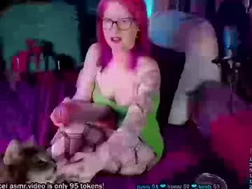 Freechat thewolfmaam on Chaturbate