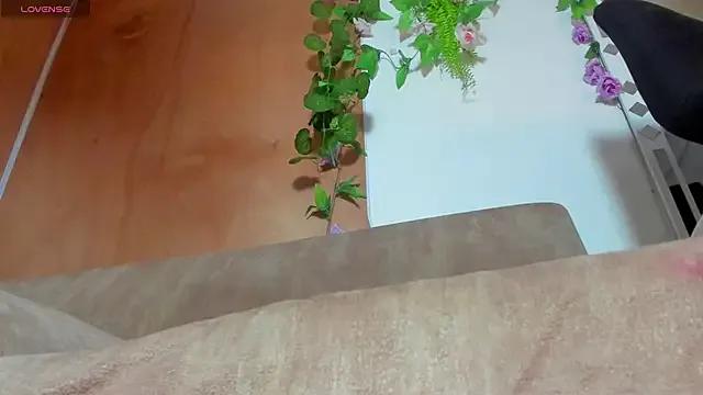 Freechat adhara_hotter on StripChat