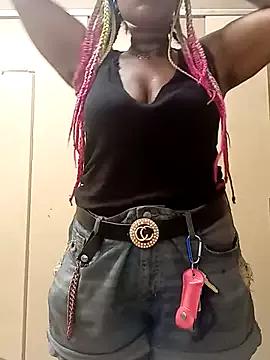 AmazonianMistress on StripChat 