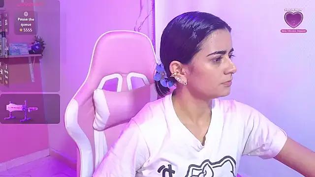 bella_thixx on StripChat 