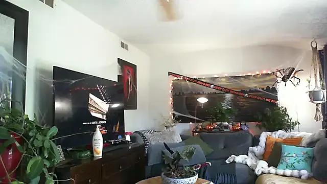 CeceilaMoon on StripChat 