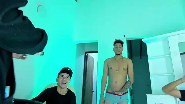 Freechat daddys_insanee on StripChat