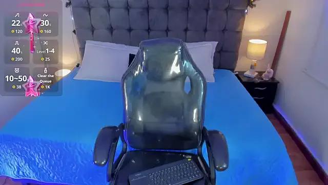 Dark_hairy_ — OPEN ASS NEAR THE CAMERA AND BOUNCE