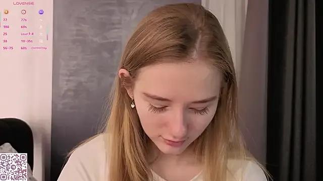 StripChat ElvinaRose is Freechat ElvinaRose — Stroke the collarbones