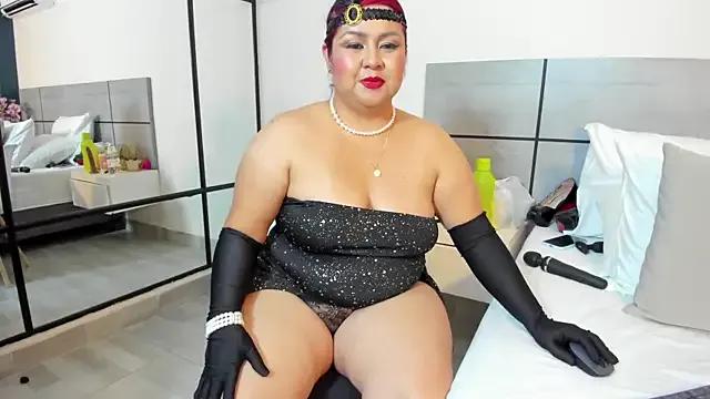 EmmaSmith2 on StripChat 