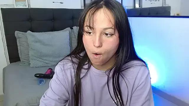 Eymmy_24 on StripChat 