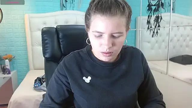 Hills_Mia on StripChat 