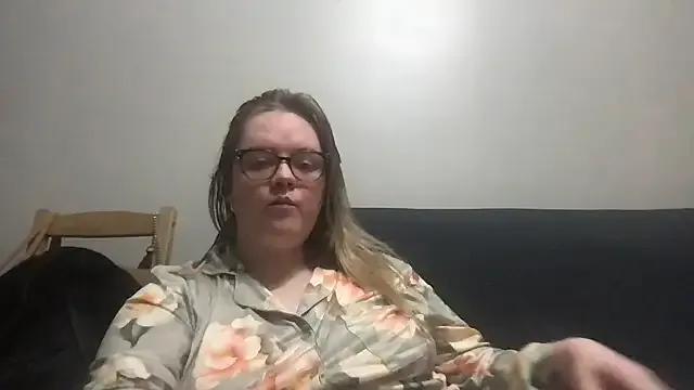 StripChat honeyyy24 is Freechat honeyyy24 — tip 100 tokens for 2 BJ vids