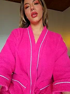 Karen_San_Miguel — Play nipples + flash Tits in mall 