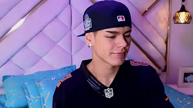 StripChat kevienmiet is Freechat kevienmiet — MASTURBATE