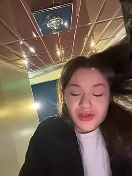 Freechat KittyQueeny on StripChat