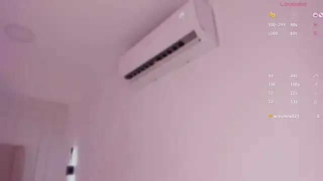 Freechat luisah_ on StripChat