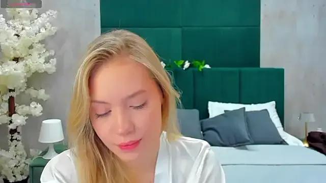 Melanie_Ryer — Squeezing boobs under a bra