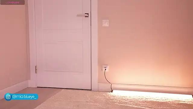 Miablueye — Anal with fuckmachine