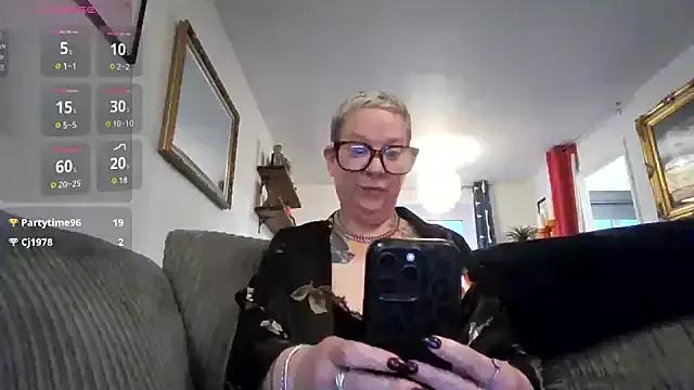 missyb_x on StripChat 