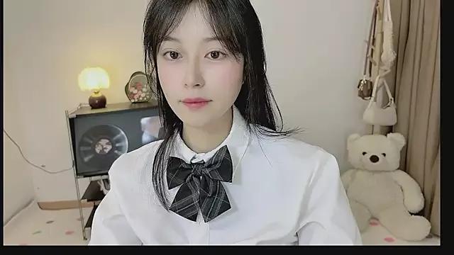 Freechat Onechestnut on StripChat