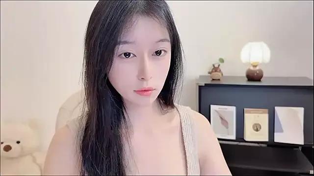 Freechat Onechestnut on StripChat