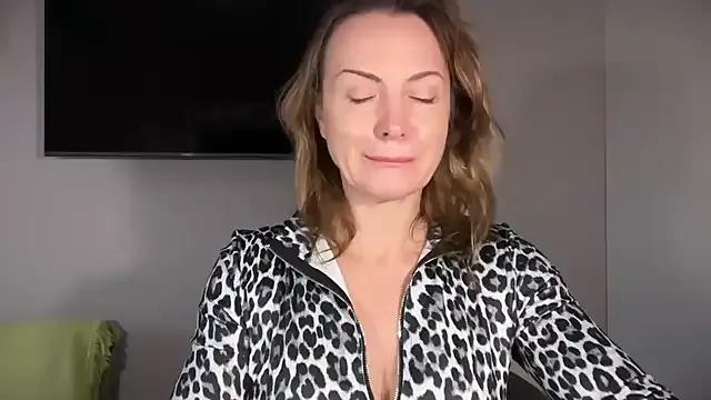 Freechat RachellAmazing on StripChat