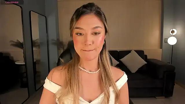 Freechat RebeccaHudson on StripChat