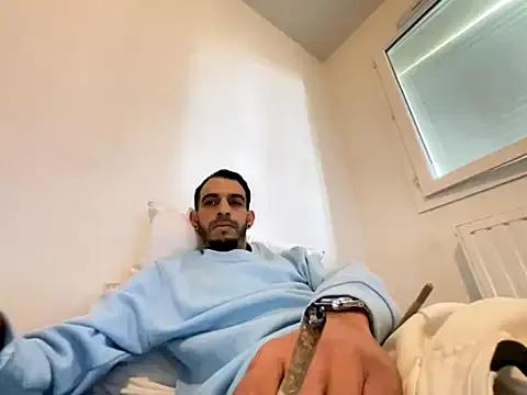 Freechat Rebeu313 on StripChat