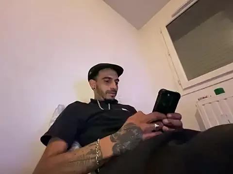 Freechat Rebeu313 on StripChat