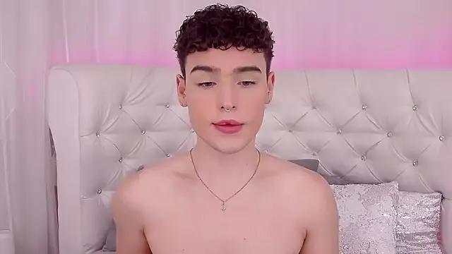 RobbyCharming on StripChat 