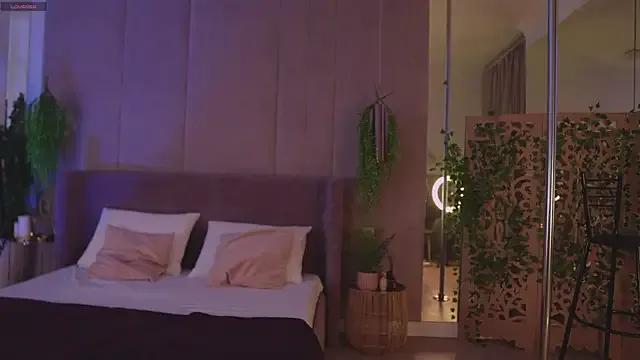 StripChat Smiley_Mia is Private Smiley_Mia — BJ POW