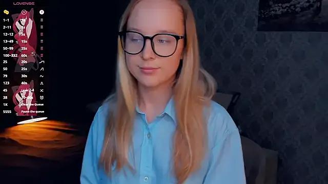 Freechat SoonMoor on StripChat