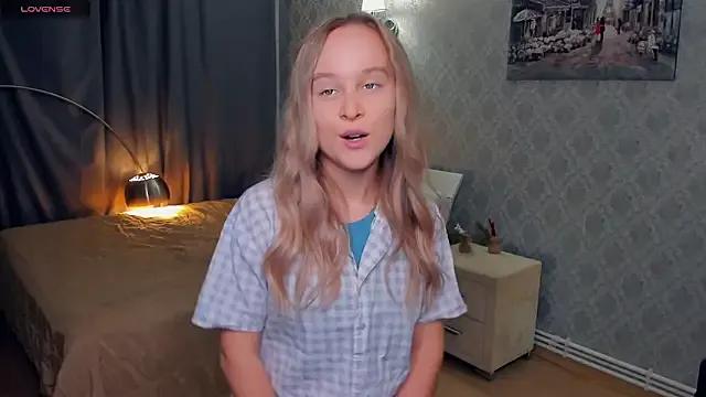 Freechat SoonMoor on StripChat