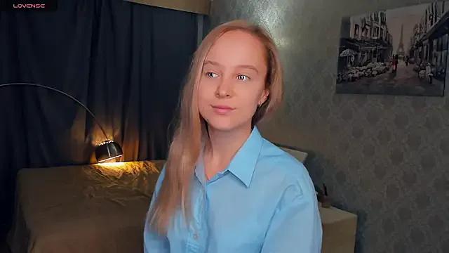 Freechat SoonMoor on StripChat