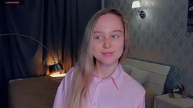 Freechat SoonMoor on StripChat