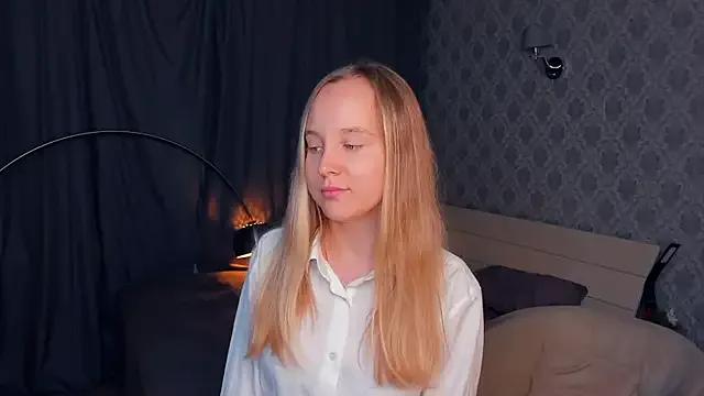 Freechat SoonMoor on StripChat