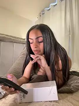 yasmingarcia — can you help make me feel good?? 